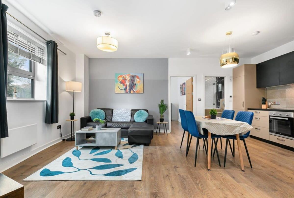 Spacious 1 Bedroom Apartment In Central Woking Exterior foto